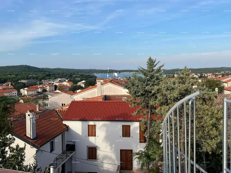 Sale - Renovated House in an Excellent Location with Two Apartments and a Beautiful View, Medulin! – 2