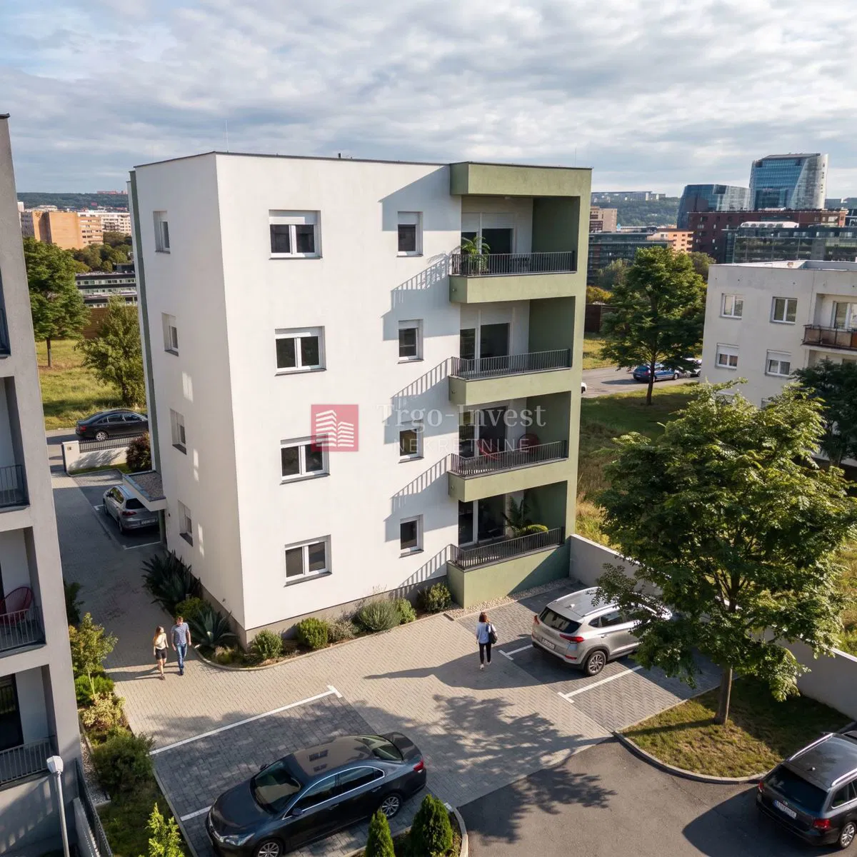 LIVADA-građ zemljište 494 m2 sa dozvolom
