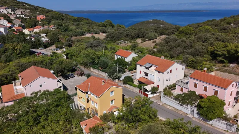 Ćunski, Otok Lošinj – Prostrani komforni stan/apartman (61,49 m²)