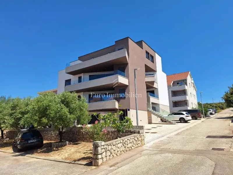 Two-Bedroom Penthouse with Sea View, Mandre – 2