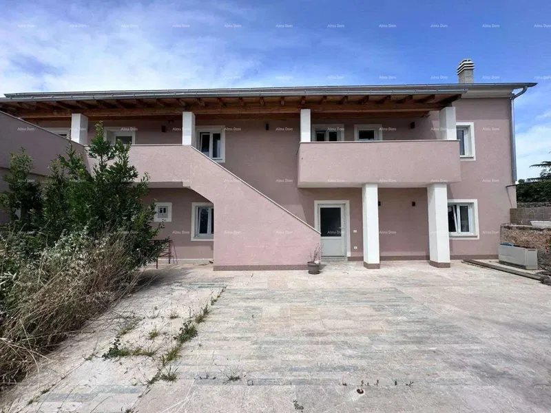 In vendita fantastica casa con tre appartamenti a Medulin! – 2