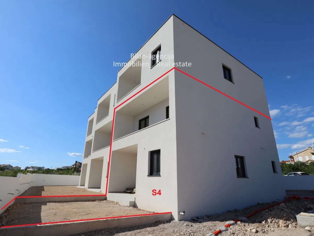 Vodice, stan, 3 spavaće sobe, vrt, 128 m2