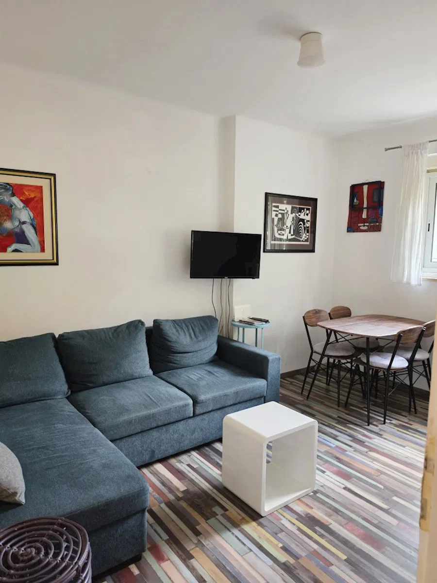 Split, Manuš - dvosoban stan 53 m2 u prizemlju, super lokacija