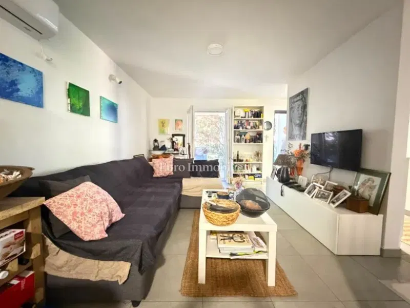 Appartamento con ampia terrazza vicino al mare – Stara Novalja – 3