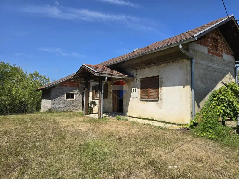 Petrinja, Hrvatski Čuntić - Vikend kuća