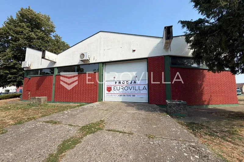 Đakovo, strogi Centar, poslovna zgrada 755 m²