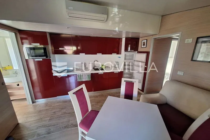 Duga Resa, Mrežnički Brig, kuća 128 m² s 3 apartmana, blizina rijeke Mrežnice