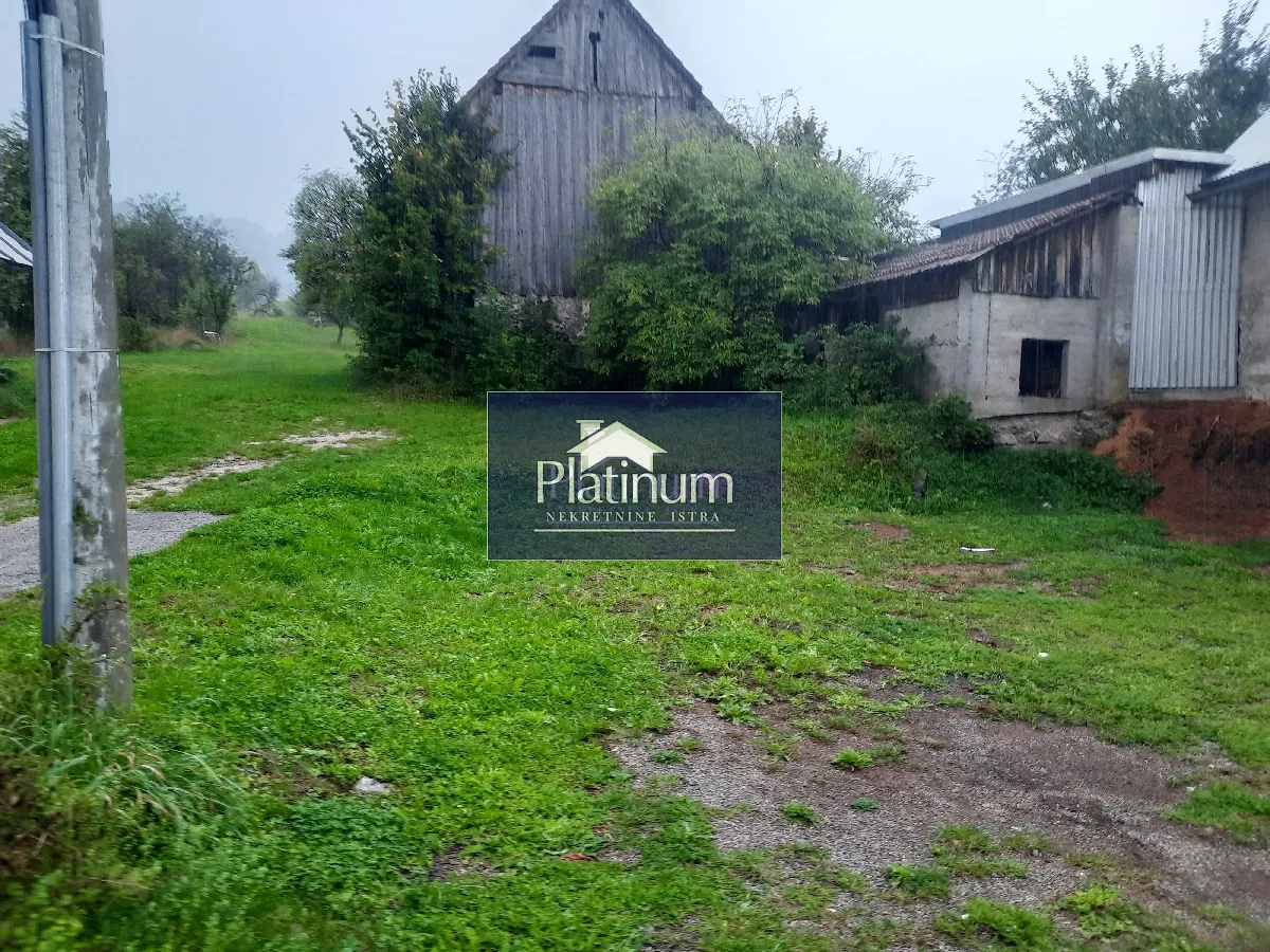 Čabar,građevinsko zemljište 1590 m2 s građevinskom dozvolom