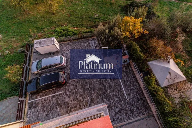 Istria, Pula, near the center, house with 6 apartments – 2