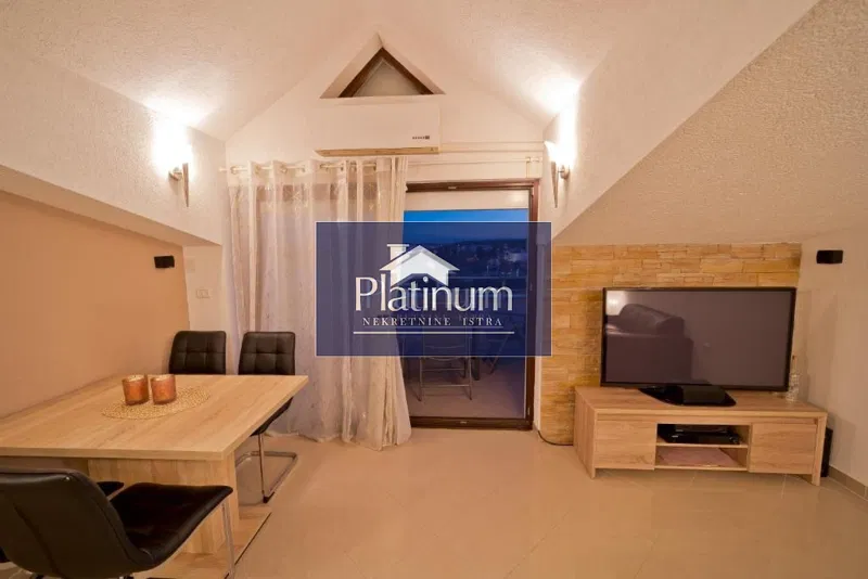Istria, Pula, near the center, house with 6 apartments – 3