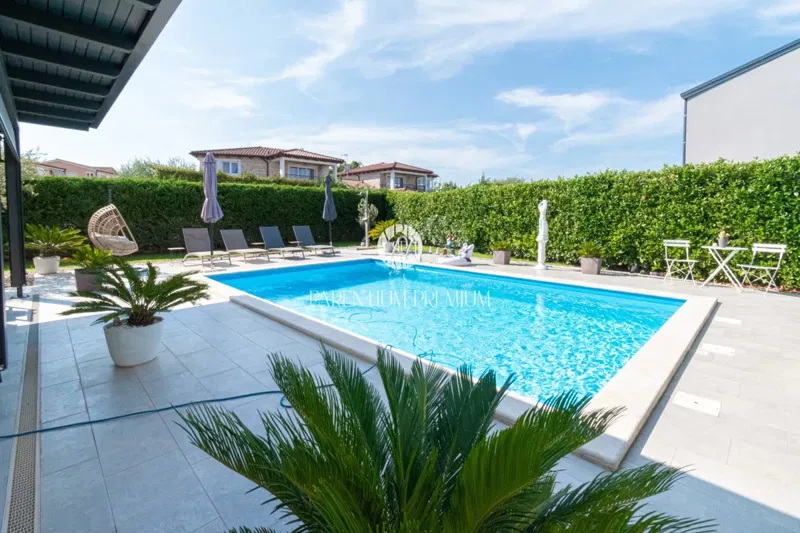 House with Pool, Landscaped Garden, and Sea View – 2
