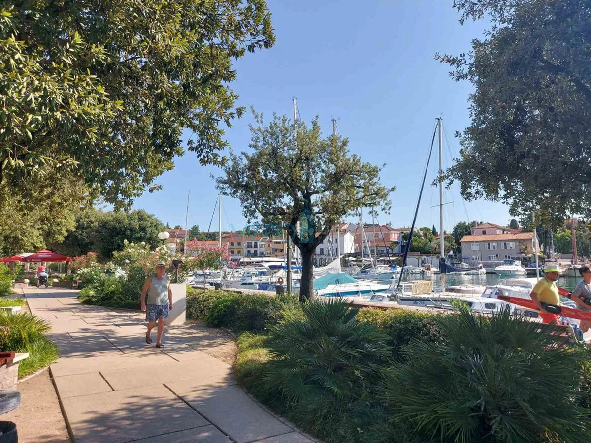 Malinska, otok Krk, 1 red do mora, poslovni prostor 29 m2, prodaja