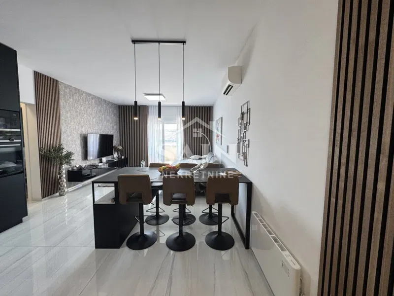 Trogir/Komplett möblierte Wohnung mit Dachterrasse
