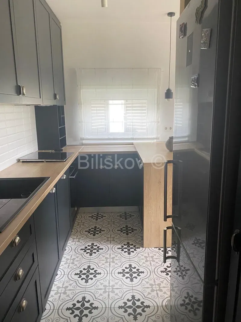 Rent, Remete, 3-room apartment, 62 m², 1st floor, 2 parking spaces – 3