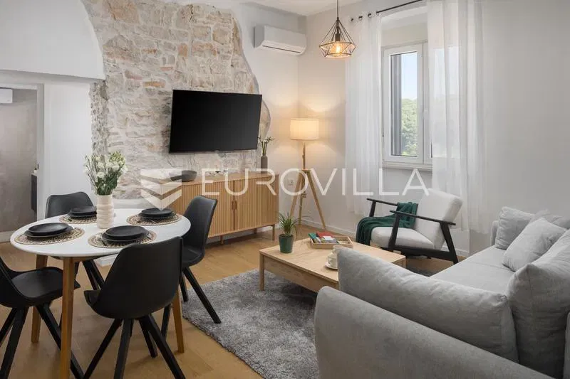 Pula, Center - beautiful two-bedroom apartment for rent near Pula Arena, available Oct 1st – 2