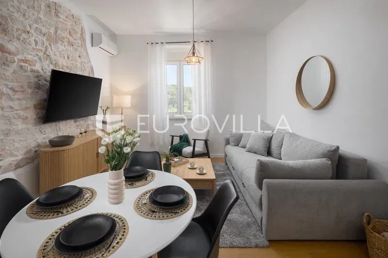 Pula, Center - beautiful two-bedroom apartment for rent near Pula Arena, available Oct 1st – 3