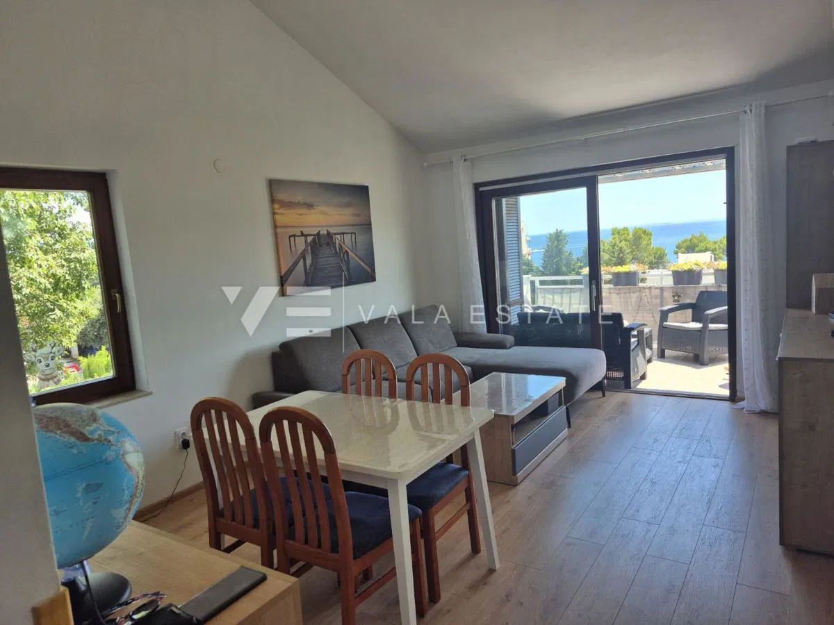 DVOETAŽNI APARTMAN SA OTVORENIM POGLEDOM NA MORE