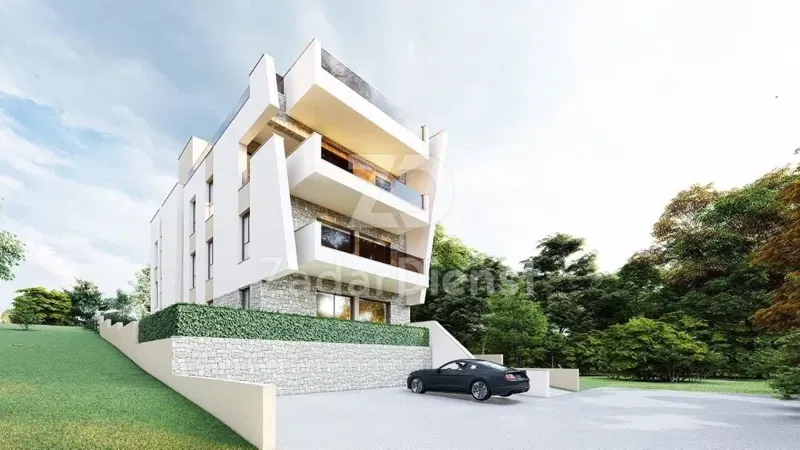 Dvoetažni stan u modernoj novogradnji, 300 m od mora