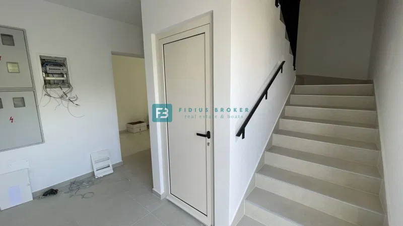 VODICE, novogradnja, prizemlje, vrt 133 m2, mirna lokacija – 2