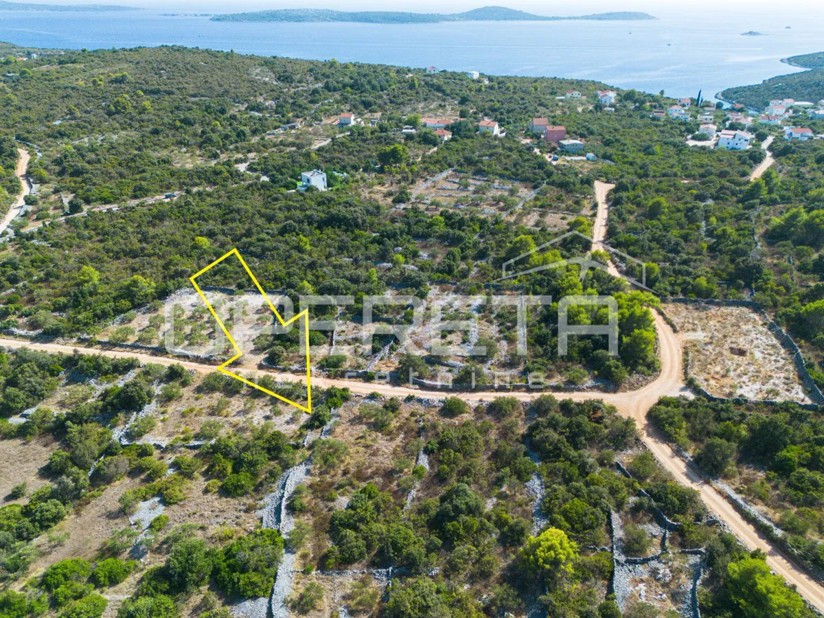 Vinišće, Ilovica – poljoprivredno zemljište 829 m² s dobrim pristupom
