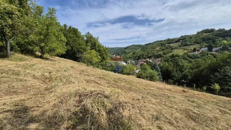Građevinski teren u Čučerju s pogledom