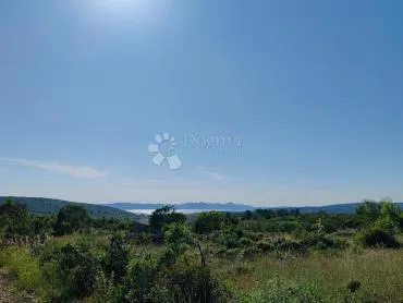 Építési telek Debeljak, Sukošan, 1.696m2