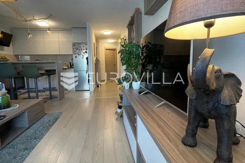 Rijeka, Srdoči, Three-Bedroom Apartment for Rent, 67.70 m² with a Parking Space – 2