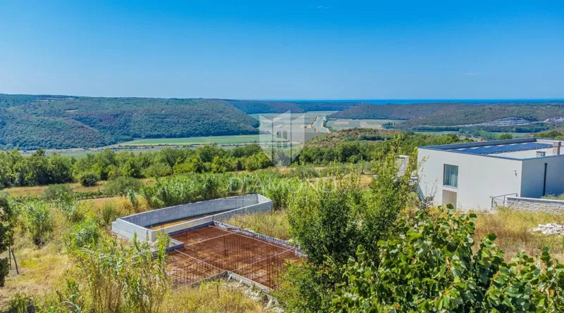 Buje, okolica! Zemljište s panoramskim pogledom