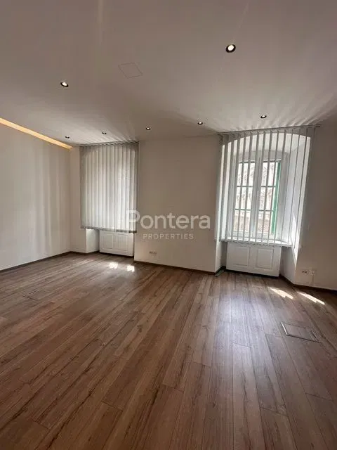 Kereskedelmi Centar, Rijeka, 102m2 – 2