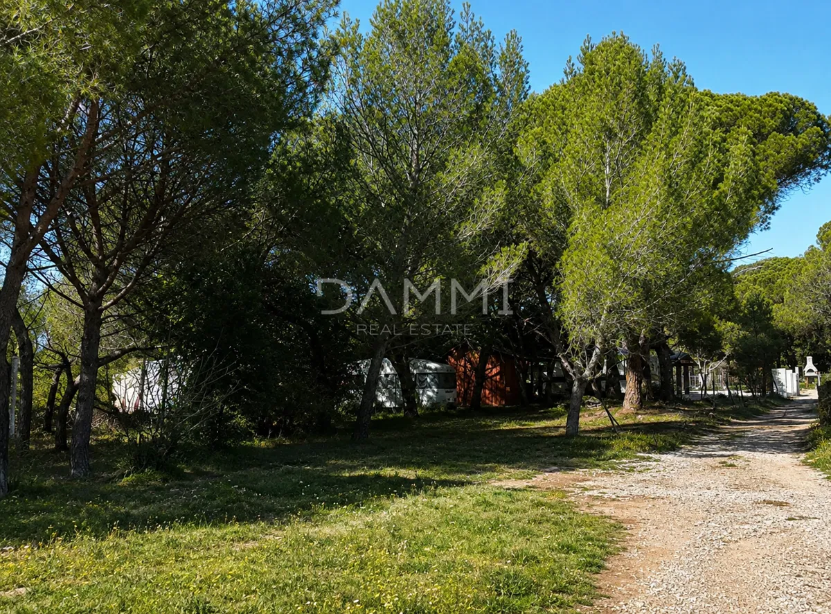 VALBANDON – ZEMLJIŠTE 187 m², 250 m OD PLAŽE