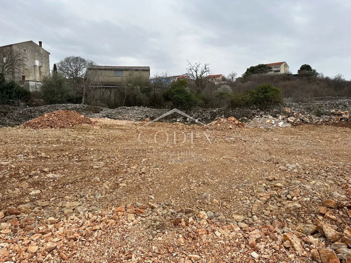 Vrh, Krk - prodaja građevinskog zemljišta s projektima