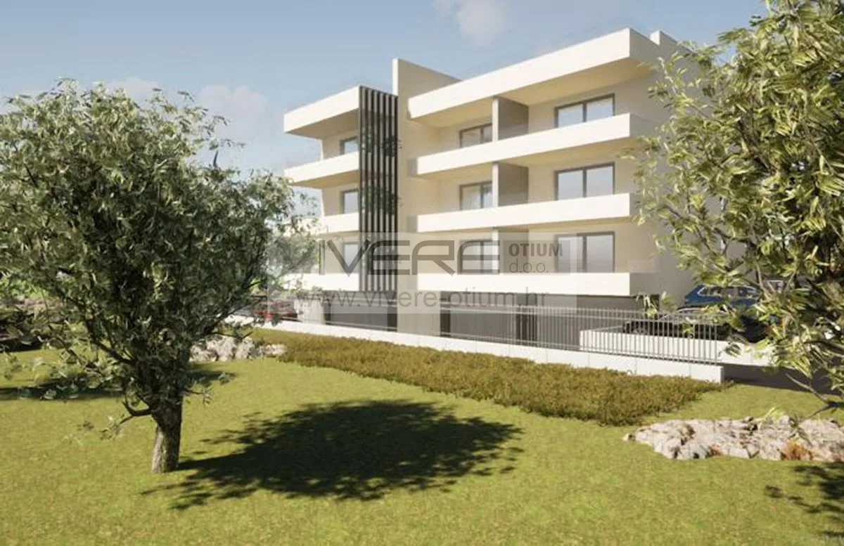Penthouse s krovnom terasom i zajedničkim bazenom
