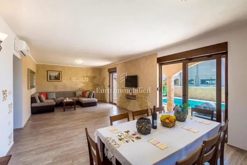 Beautiful Villa with Pool and Sea View in a Peaceful Setting – 3