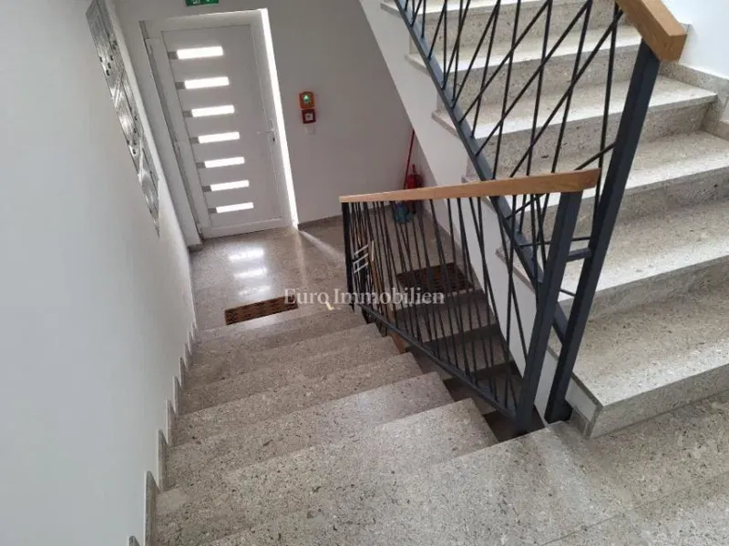 Mandre – Penthouse with Terrace and Sea View – 3