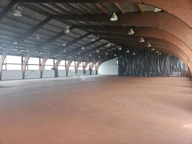 Kereskedelmi Jug II, Osijek, 590m2