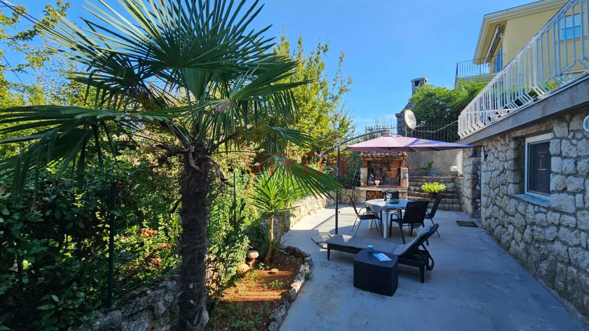 Jednosoban apartman u prizemlju sa okućnicom (s2293)