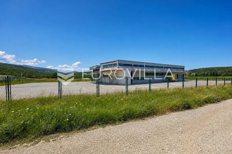 Novi Vinodolski, poslovno, proizvodni kompleks 3.731 m² na zemljištu 11.601 m²