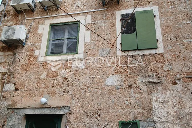 Vis, Komiža, kamena kuća s apartmanima