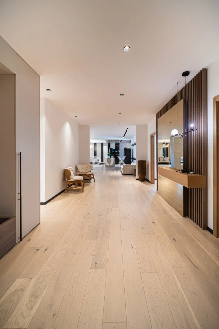 Pula, Zentrum, Penthouse mit 3 Zimmern, 287,18 m², Sauna, Parkplatz