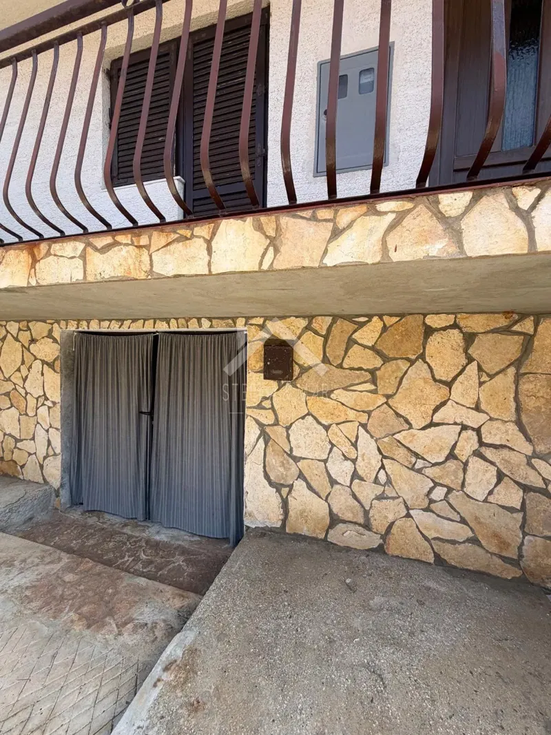 House with 3 apartments, spacious plot, Center - Vir – 2