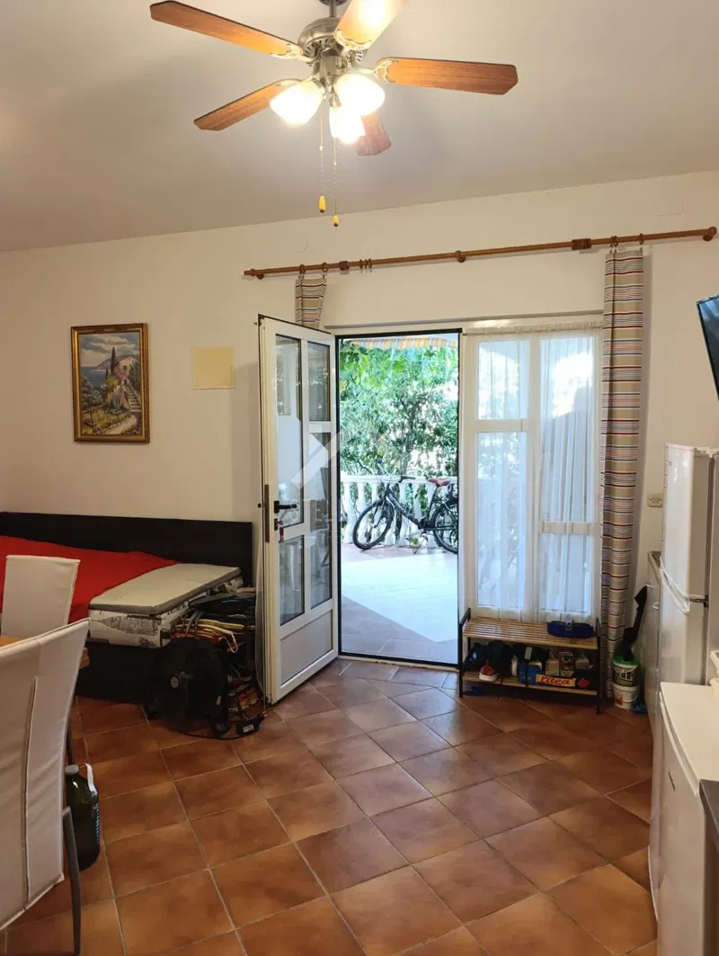 Two-room apartment with garden - Vir – 2