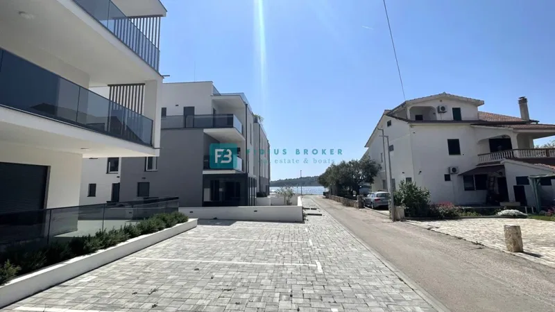 VODICE - SRIMA, novo, 2. red do mora, penthouse, krovna terasa, panoramski pogled na more – 3