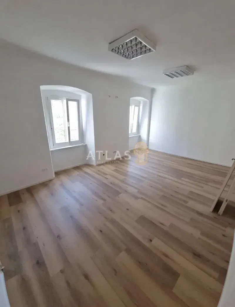 Business premise Centar, Rijeka, 68m2 – 2