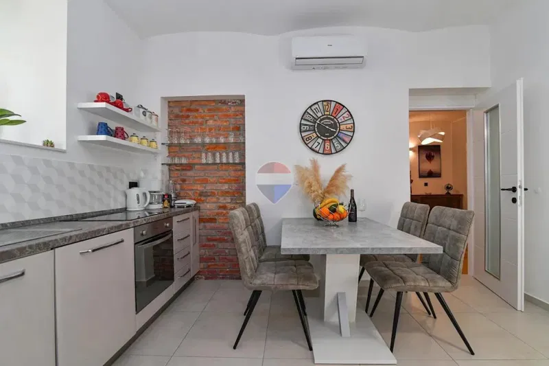 Condo/Apartment Opatija - Centar, Opatija, 53m2 – 2