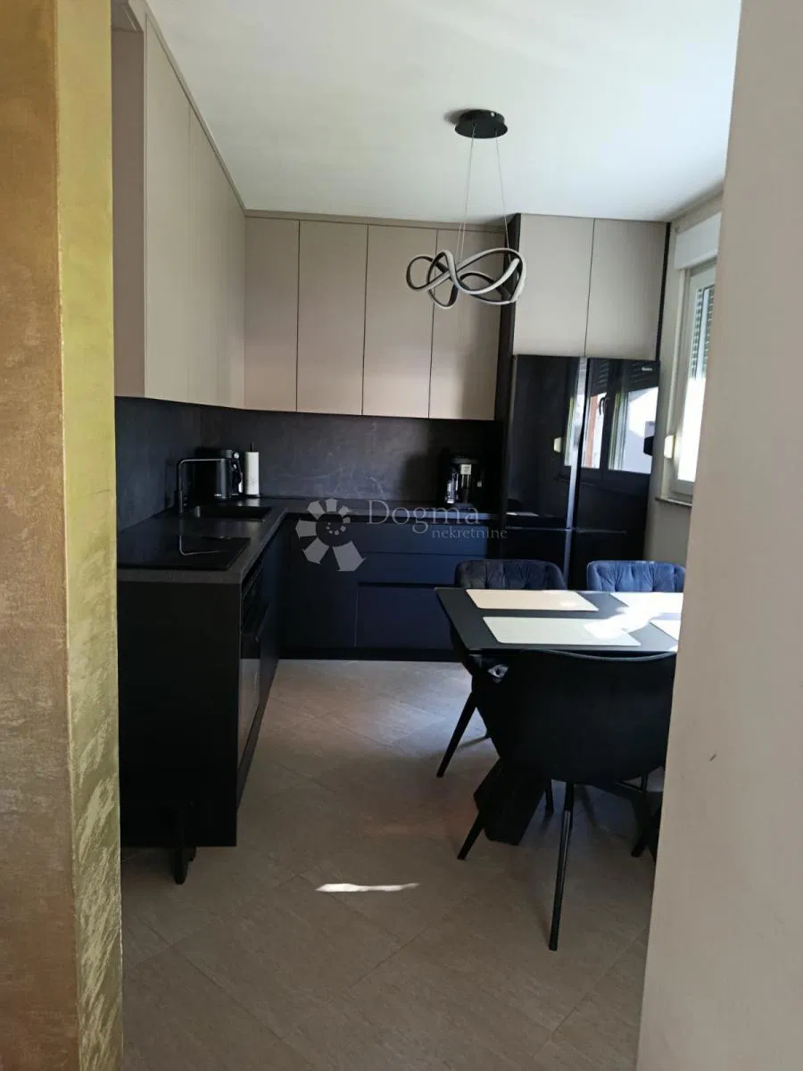 Varaždin, moderan trosoban stan 61 m2, Banfica