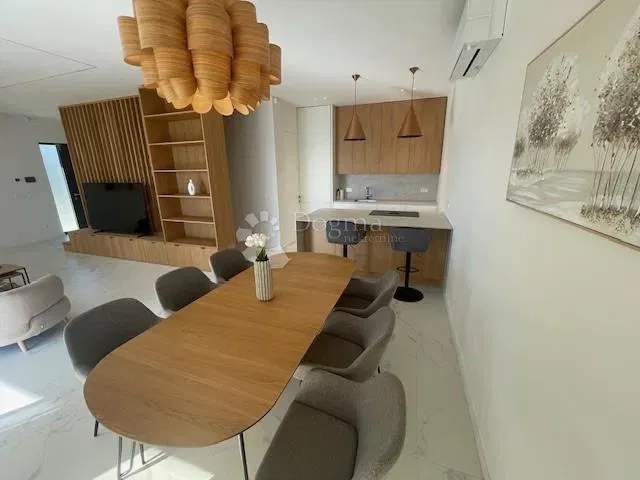 Mieszkanie Kostrena, 260m2