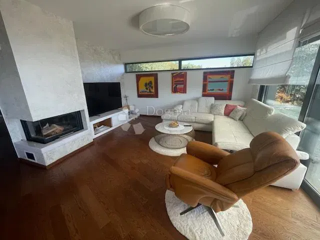 Luksuzna vila u Kostreni 330m2,bazen pogled na more