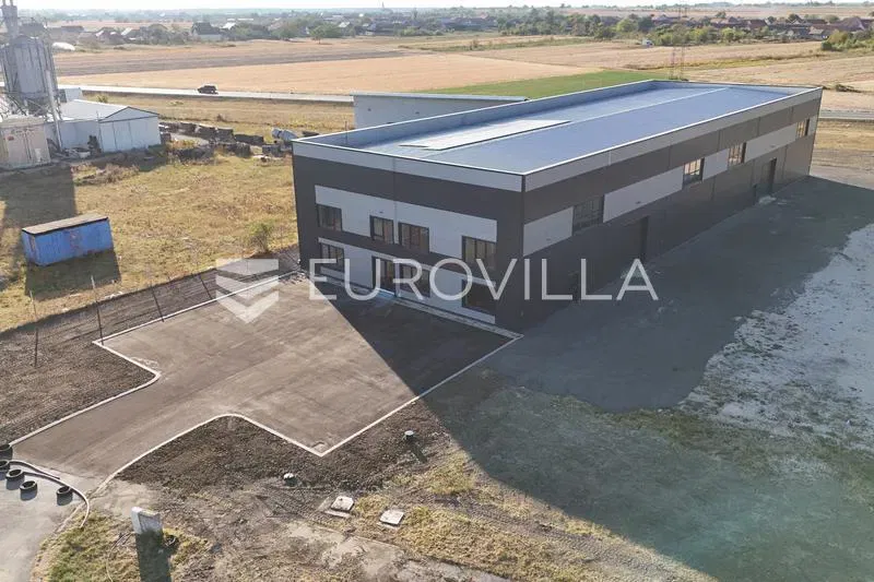 Županja, Gradište Industrijska hala 1.200 m², proizvodna hala s uredima i smještajem za radnike