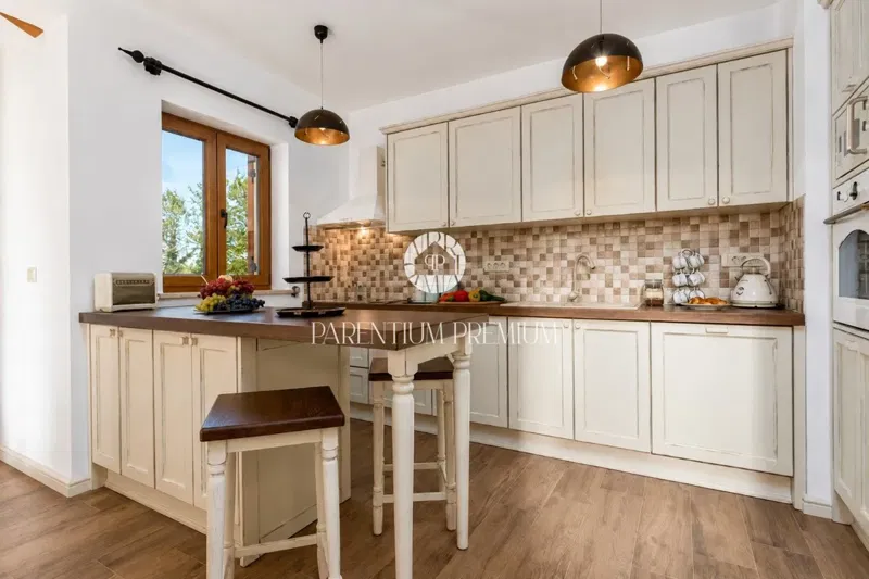 Poreč, casa con 4 camere da letto e piscina – 3