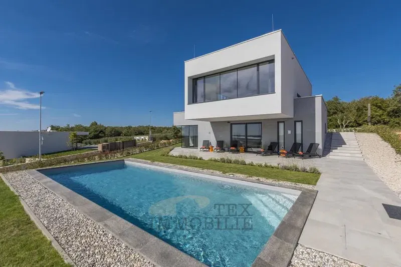 MODERNE LUXUSVILLA MIT ATEMBERAUBENDEM PANORAMA-MEERBLICK!